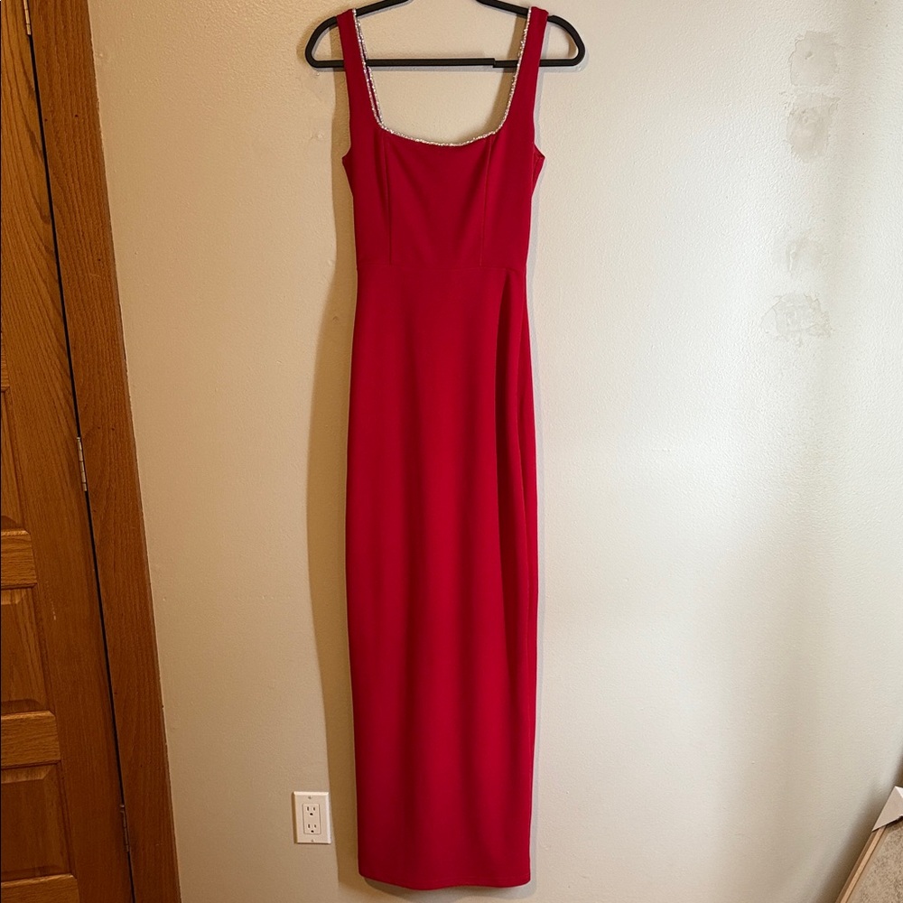 Elegant Red Sleeveless Dress